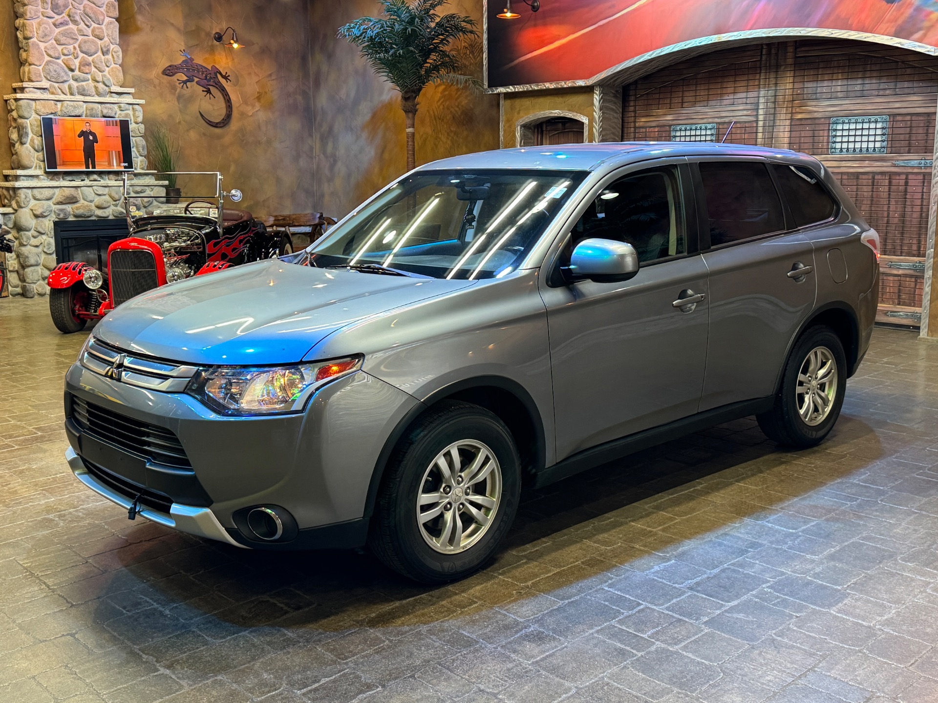 used 2015 Mitsubishi Outlander car, priced at $12,999