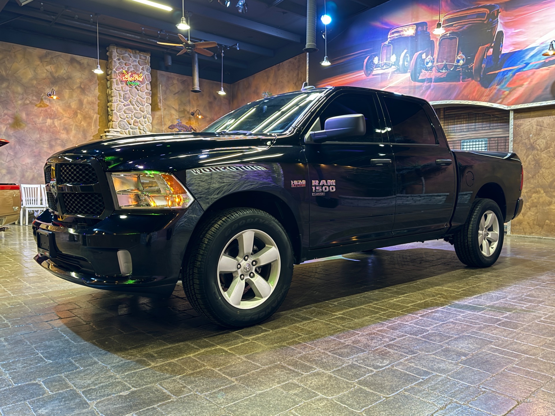 used 2022 Ram 1500 Classic car, priced at $40,999