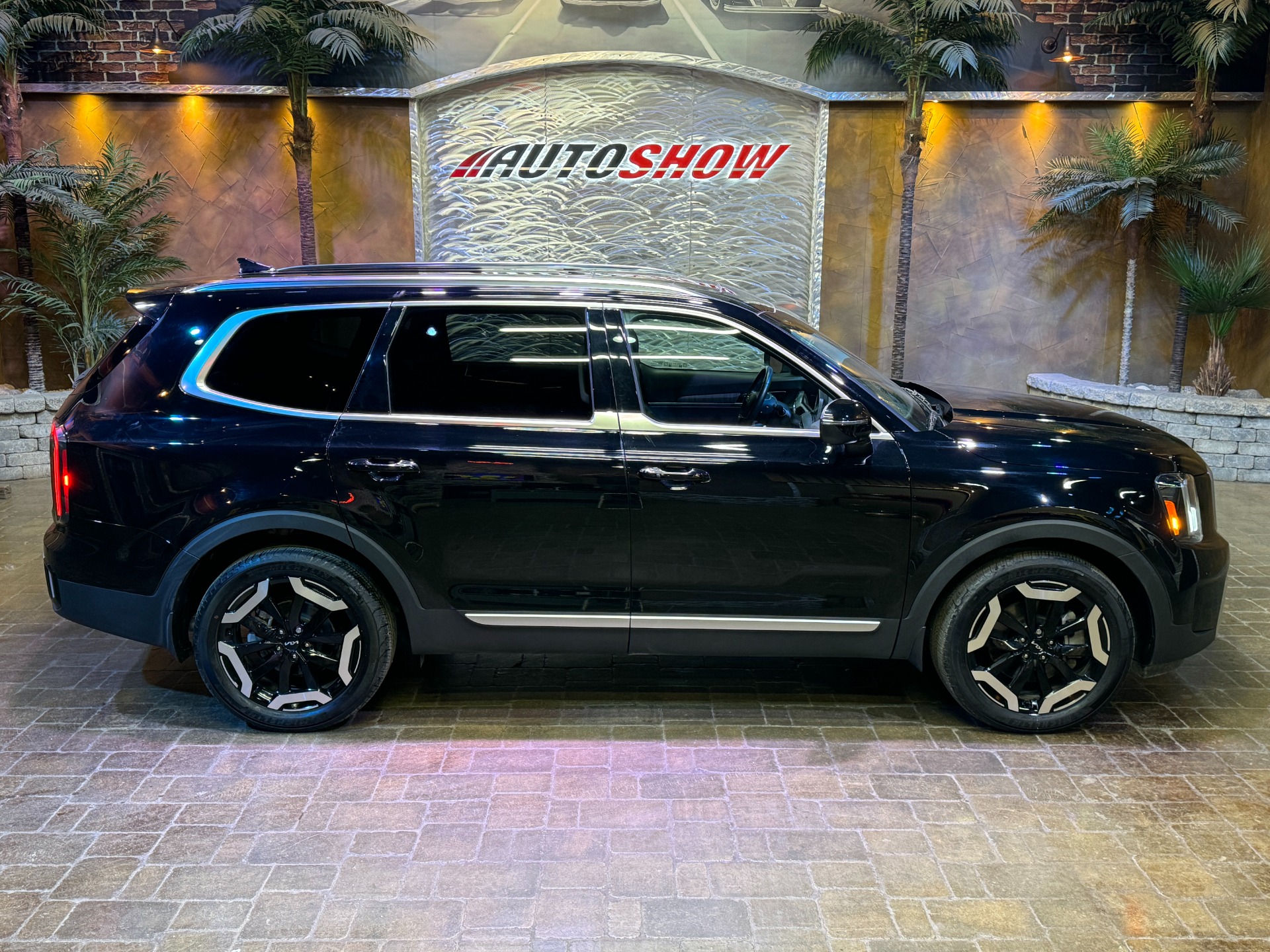 used 2023 Kia Telluride car, priced at $45,999