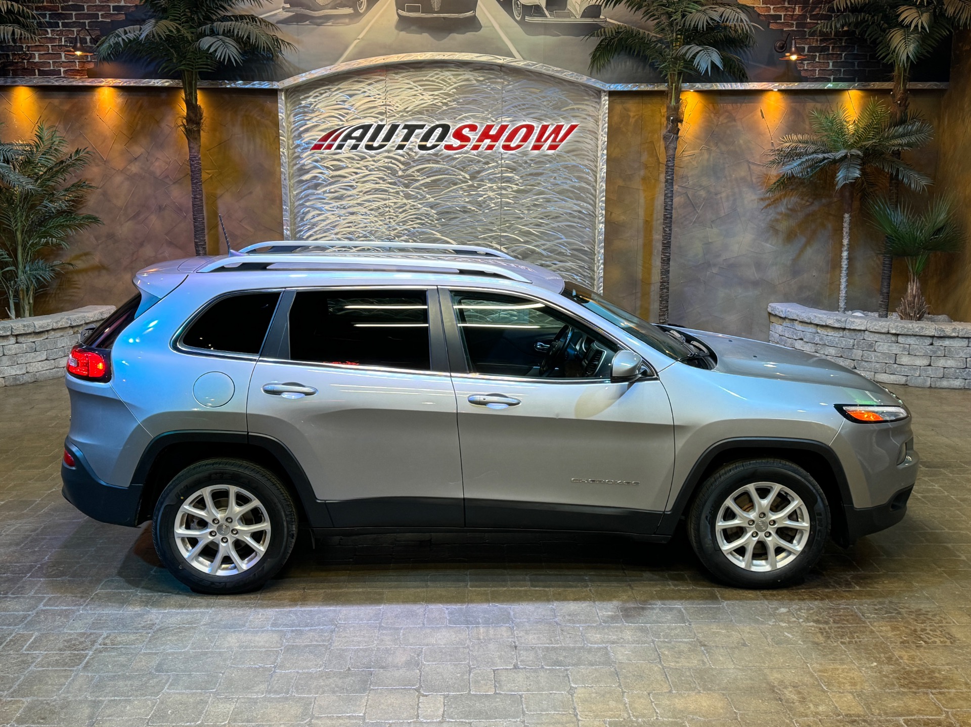 used 2018 Jeep Cherokee car, priced at $21,499