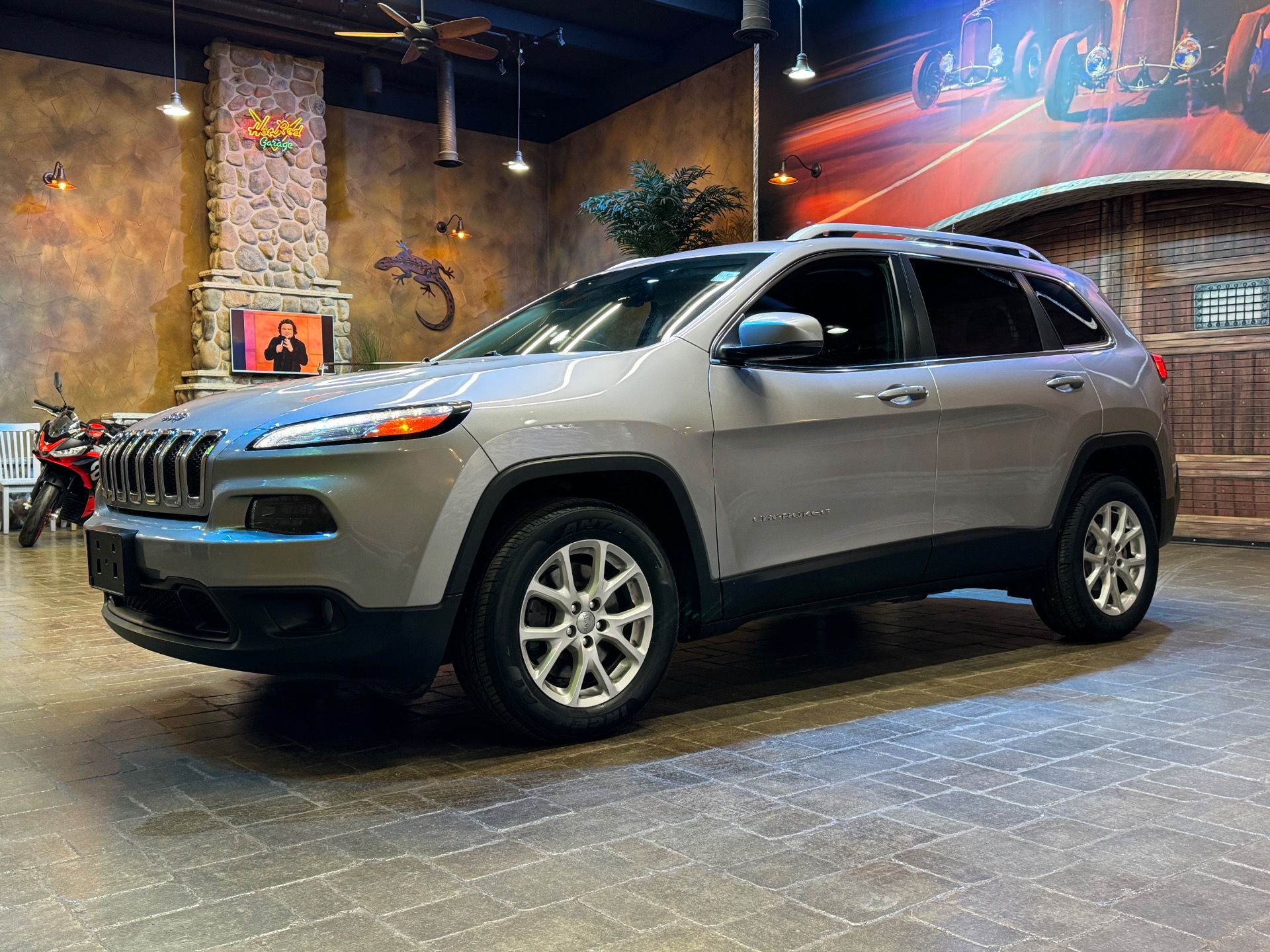 used 2018 Jeep Cherokee car, priced at $21,499