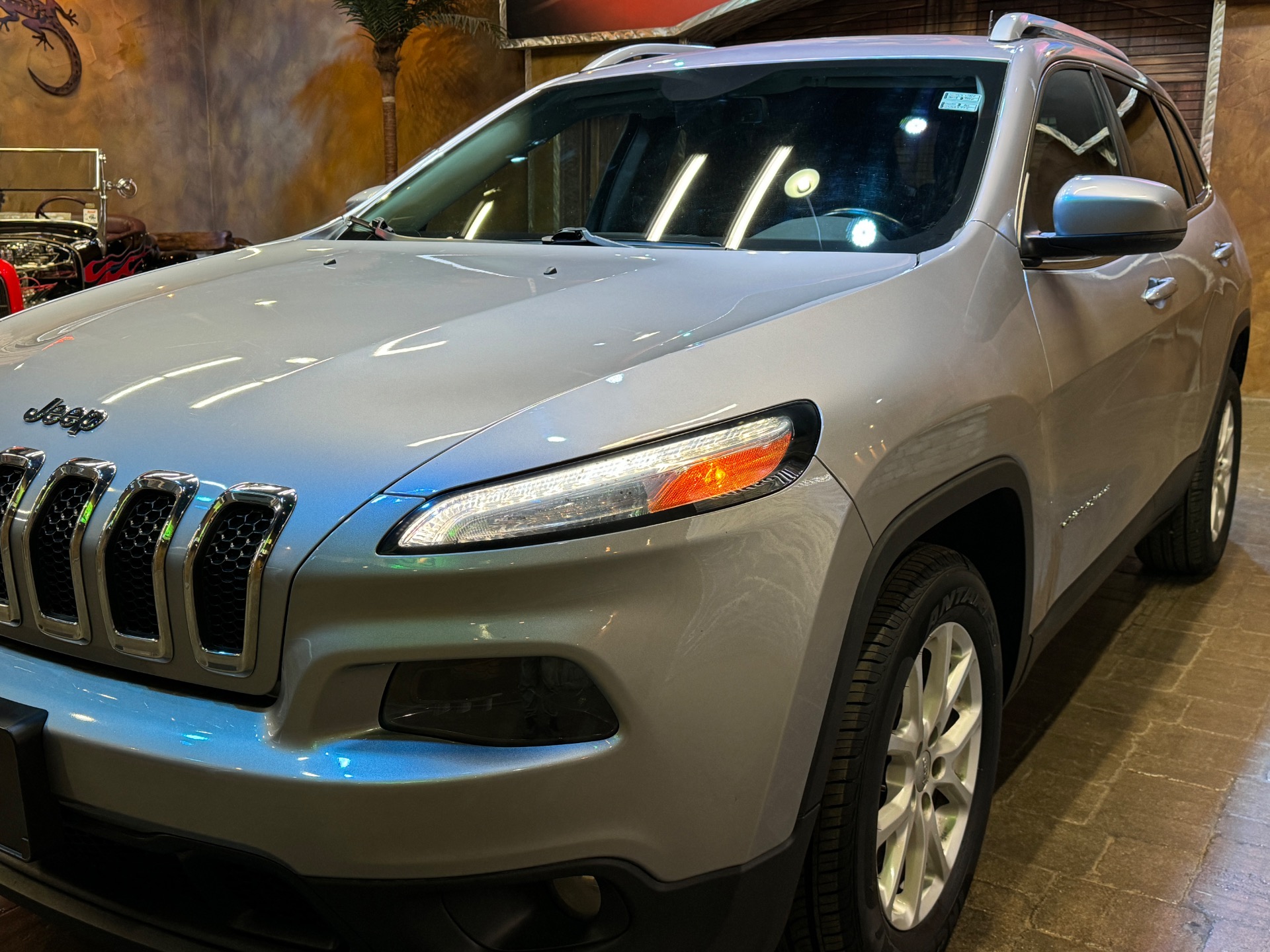 used 2018 Jeep Cherokee car, priced at $21,499