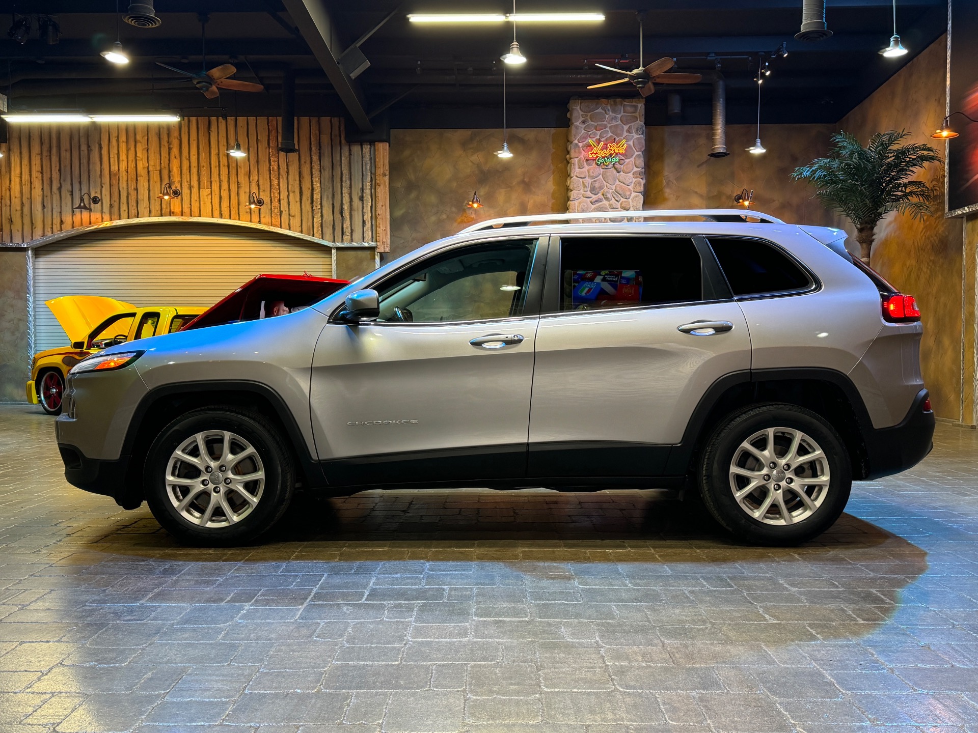 used 2018 Jeep Cherokee car, priced at $21,499