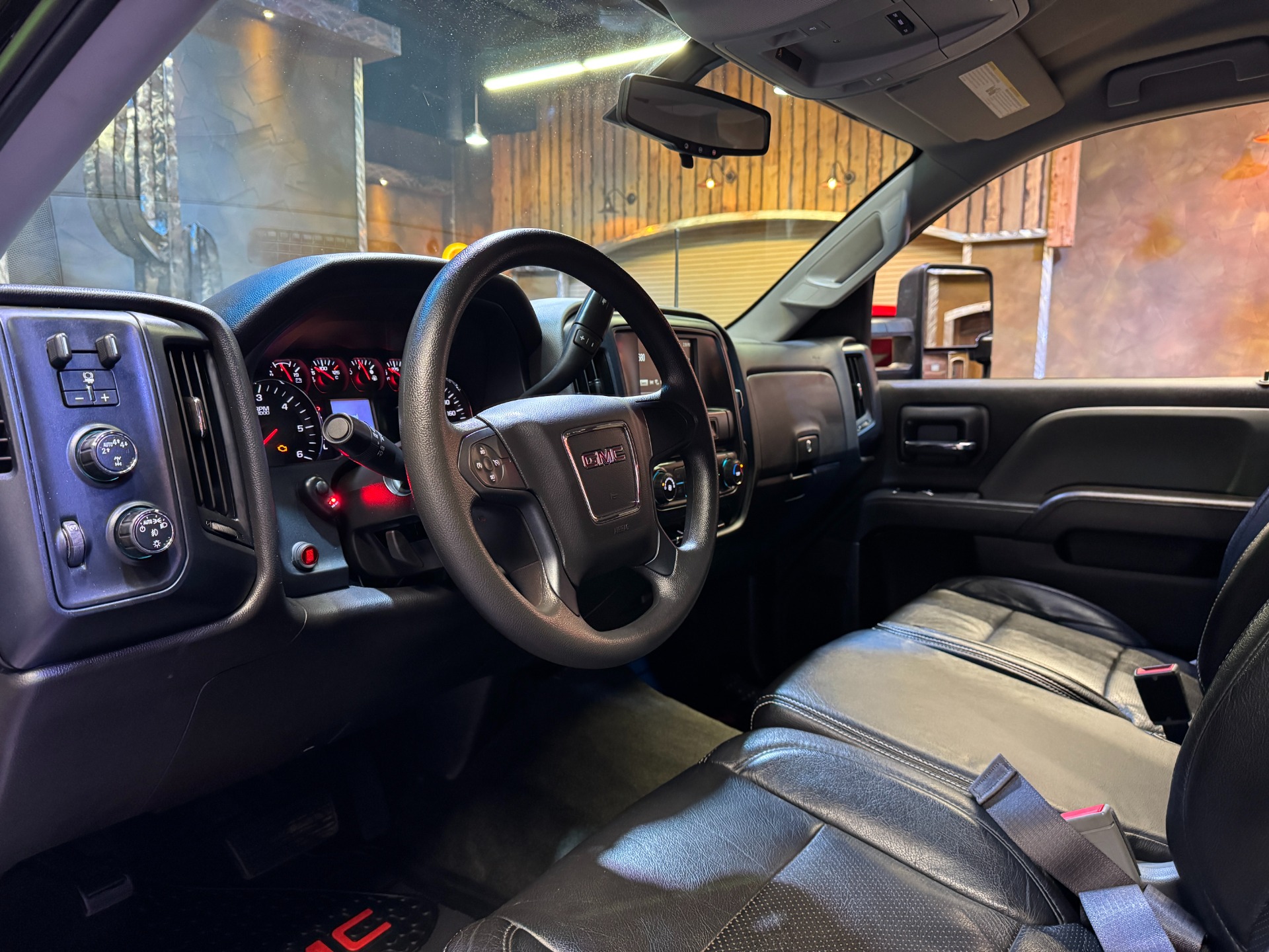 used 2018 GMC Sierra 1500 car, priced at $33,999