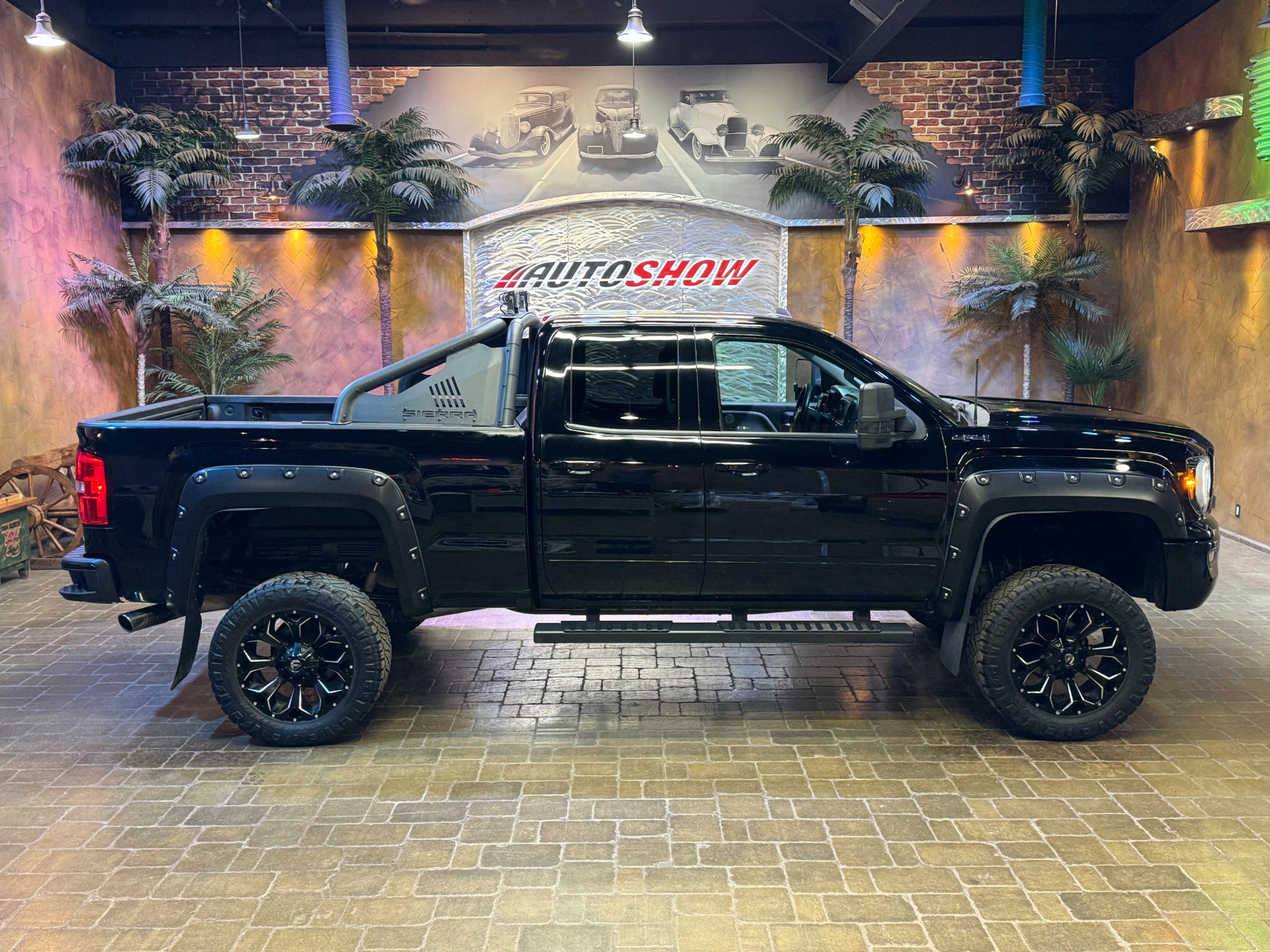 used 2018 GMC Sierra 1500 car, priced at $33,999