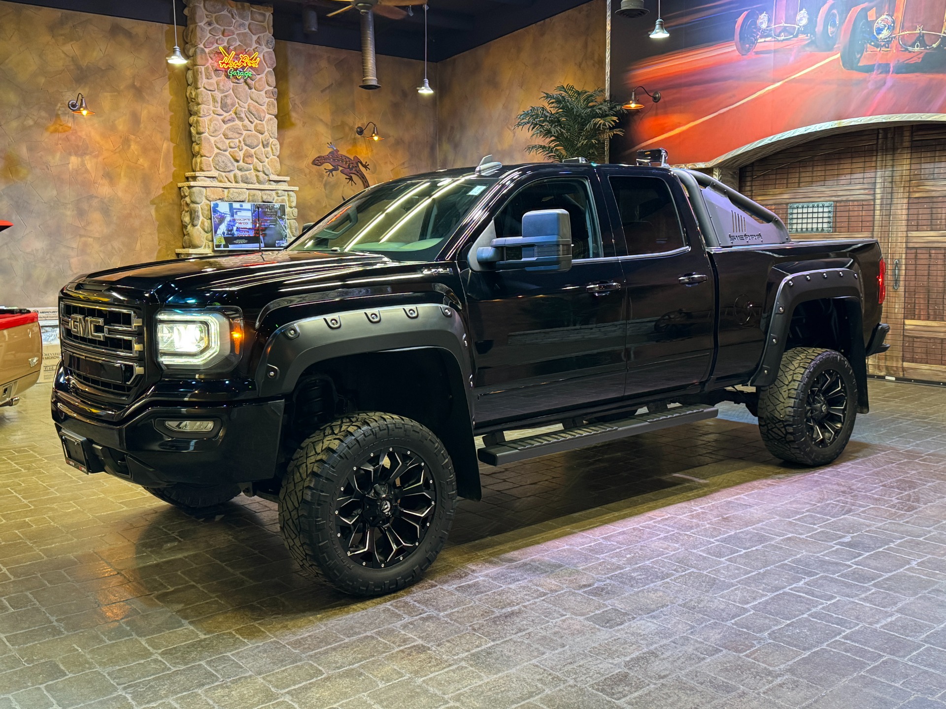 used 2018 GMC Sierra 1500 car, priced at $33,999