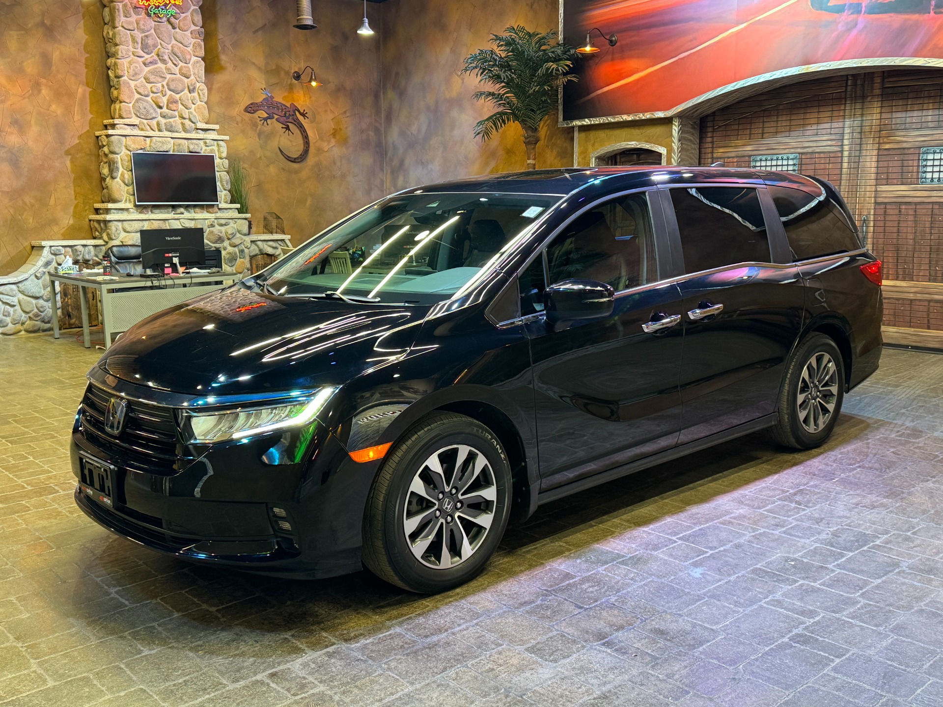 used 2022 Honda Odyssey car, priced at $42,999