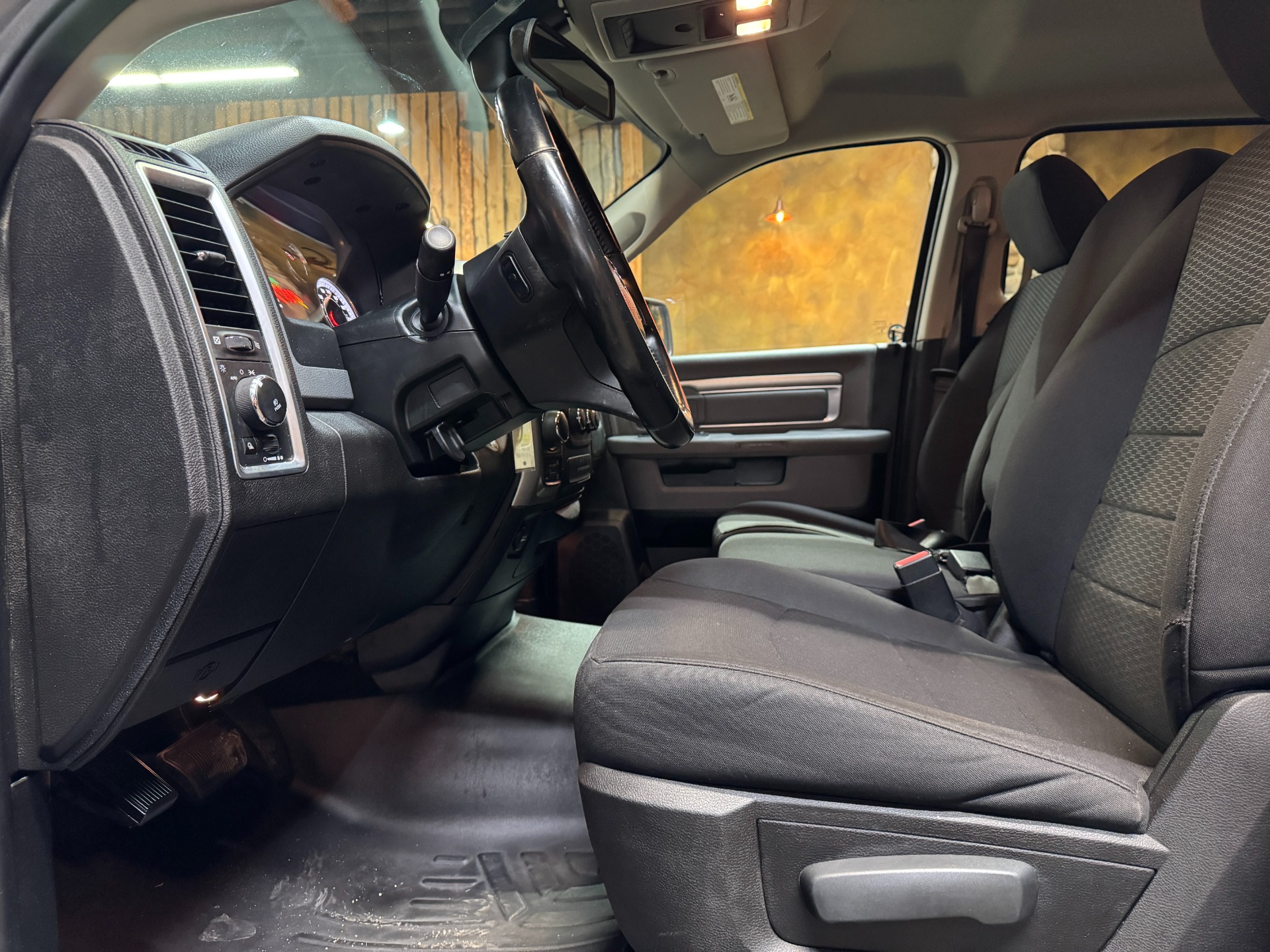 used 2019 Ram 1500 Classic car, priced at $35,999