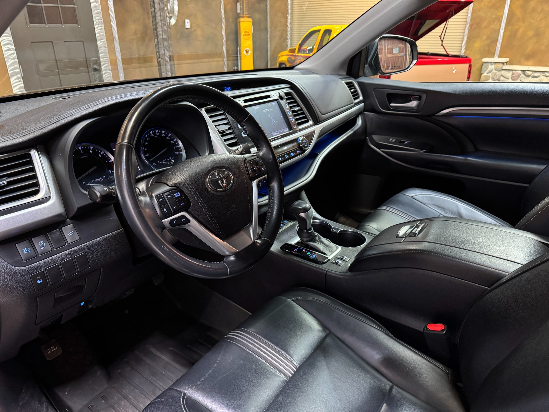 used 2018 Toyota Highlander car, priced at $36,999