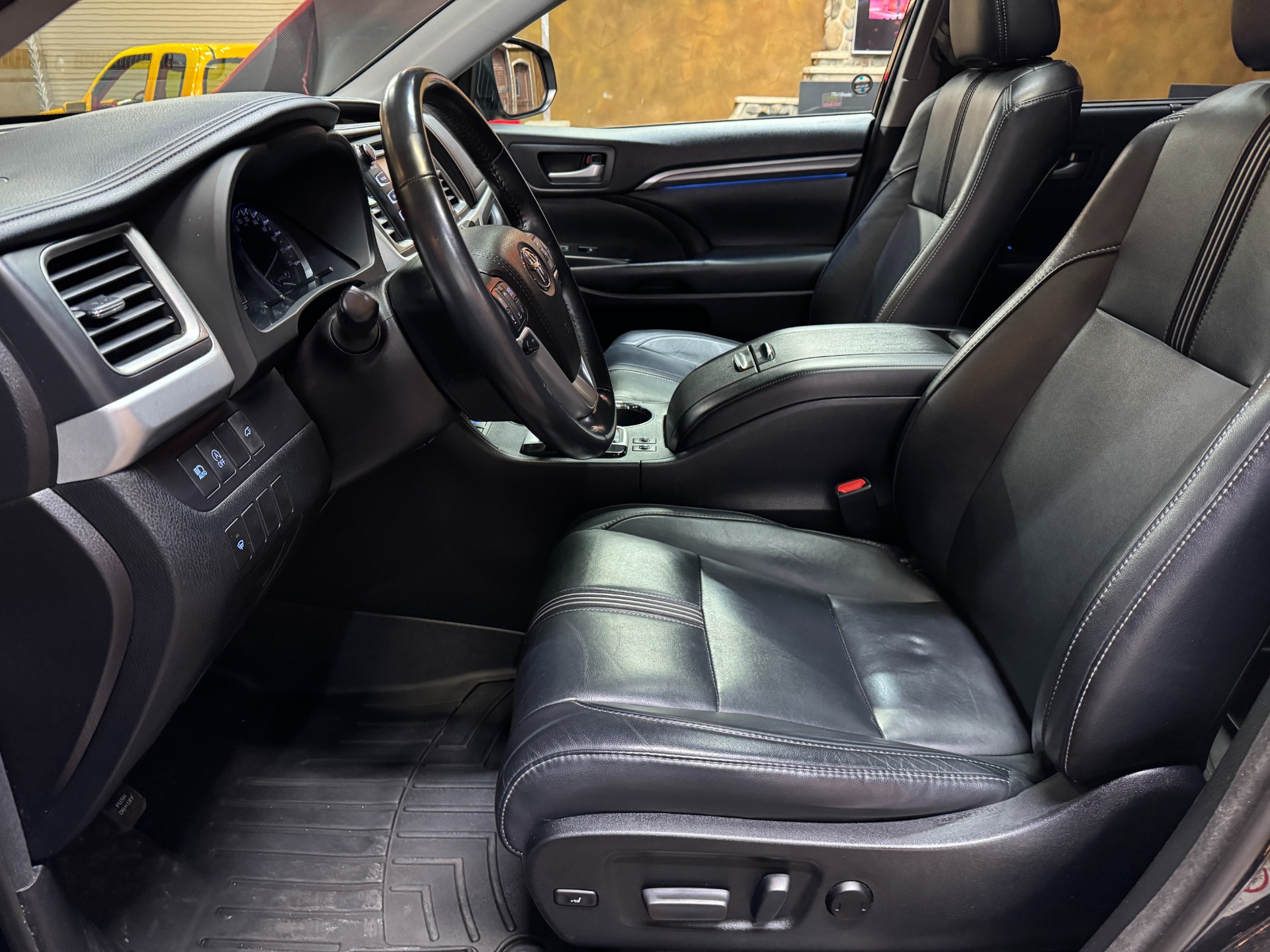 used 2018 Toyota Highlander car, priced at $36,999