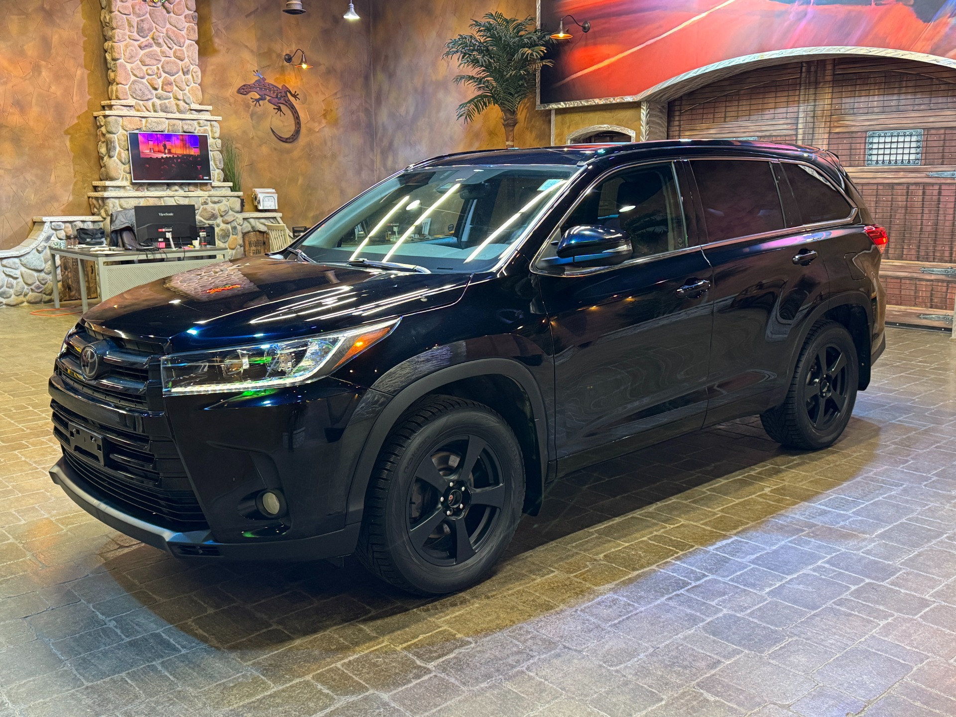 used 2018 Toyota Highlander car, priced at $36,999