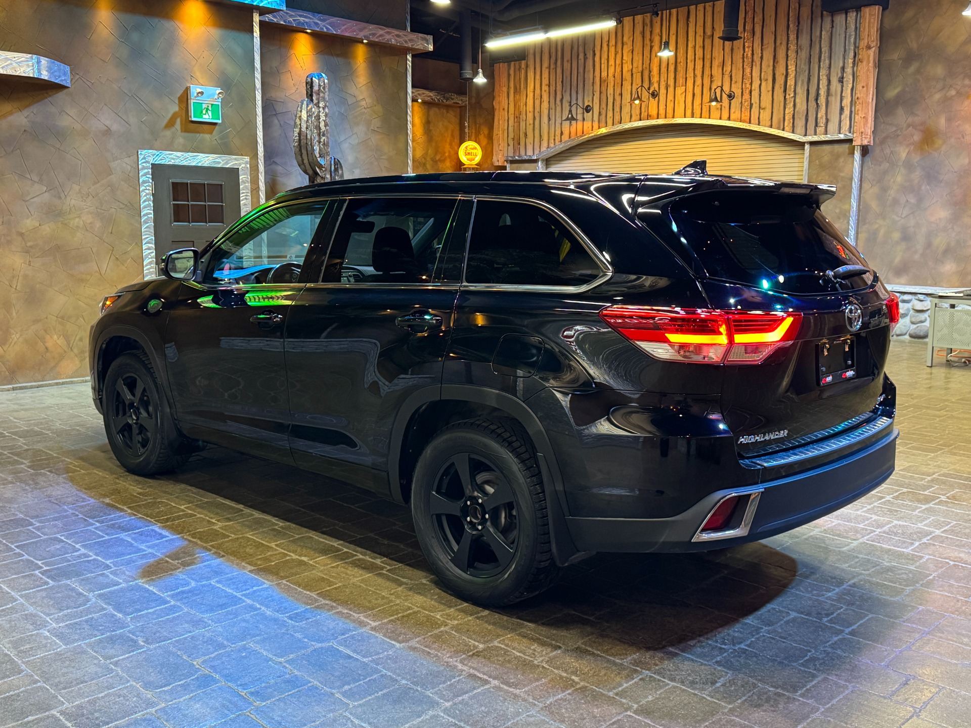 used 2018 Toyota Highlander car, priced at $36,999