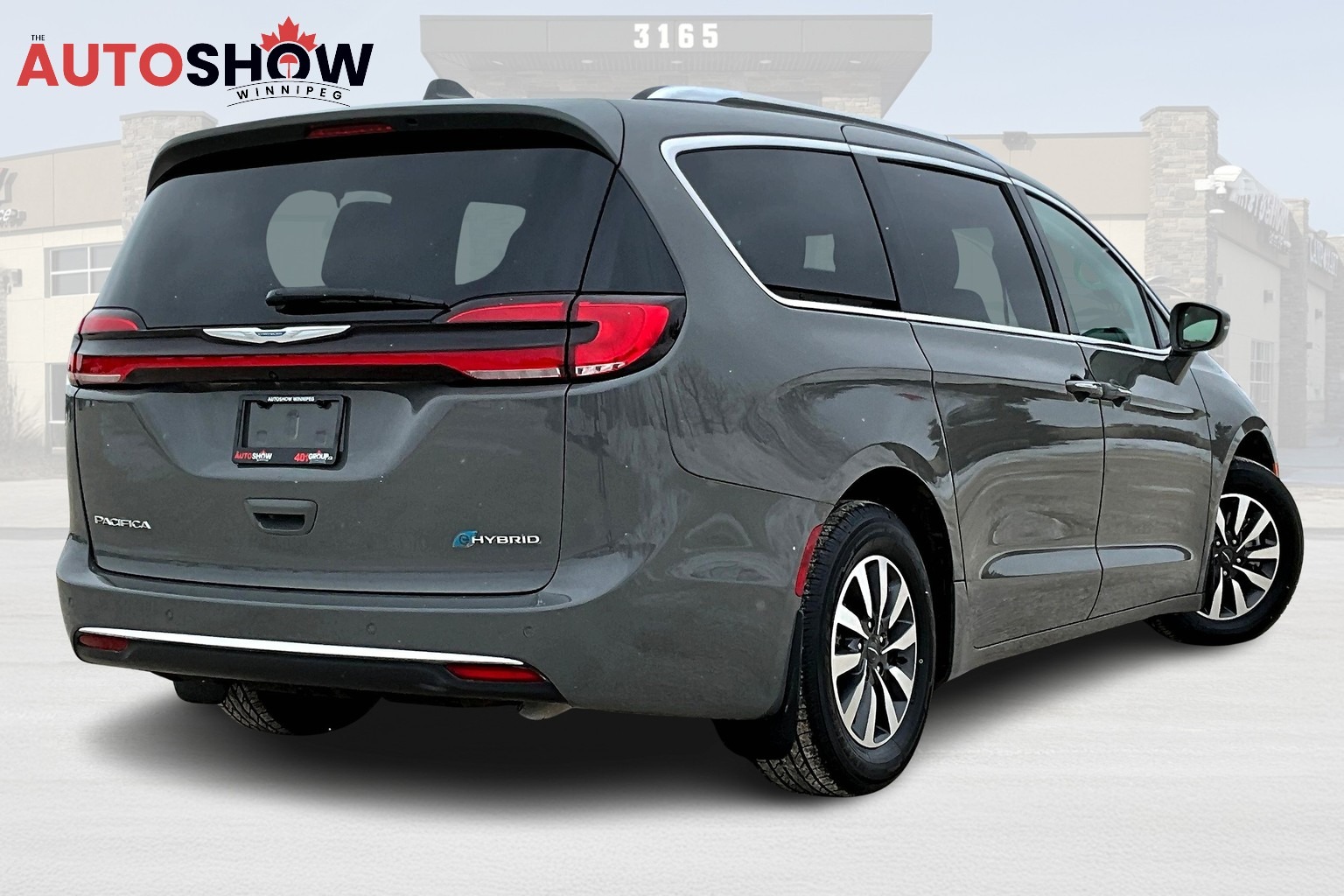 used 2021 Chrysler Pacifica Hybrid car, priced at $37,999